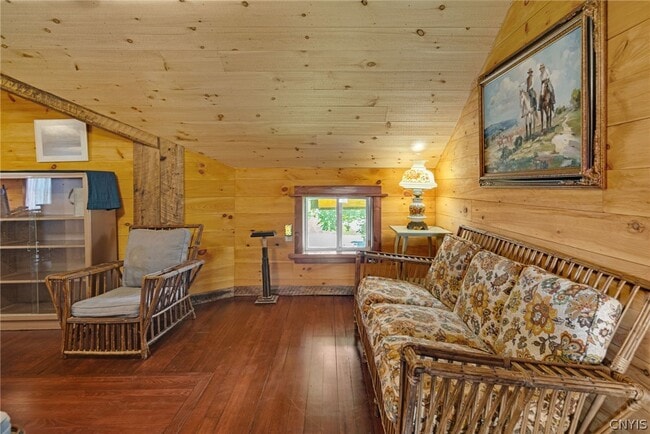 Photo - 1818 Benson Rd