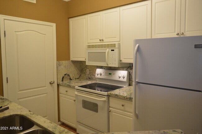 Photo - 1701 E Colter St Unidad 473