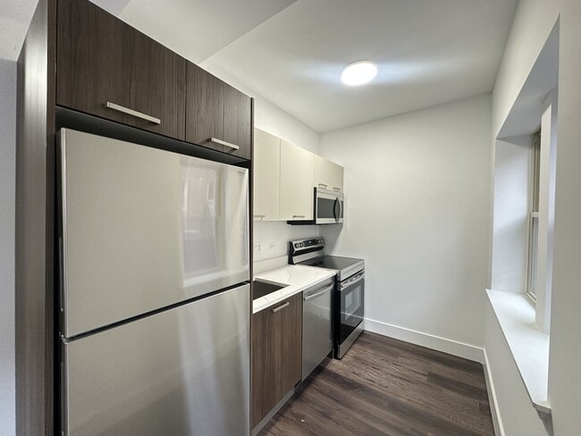 Photo - 1555 W Hollywood Ave Unit 302