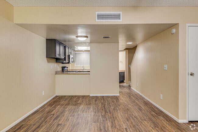 2BR , 2,5BA - 1.089SF - Acoma Thunderbird Townhomes