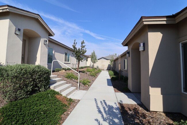 Northview Meadows Luxury Duplexes! - Northview Meadows Luxury Duplexes! House