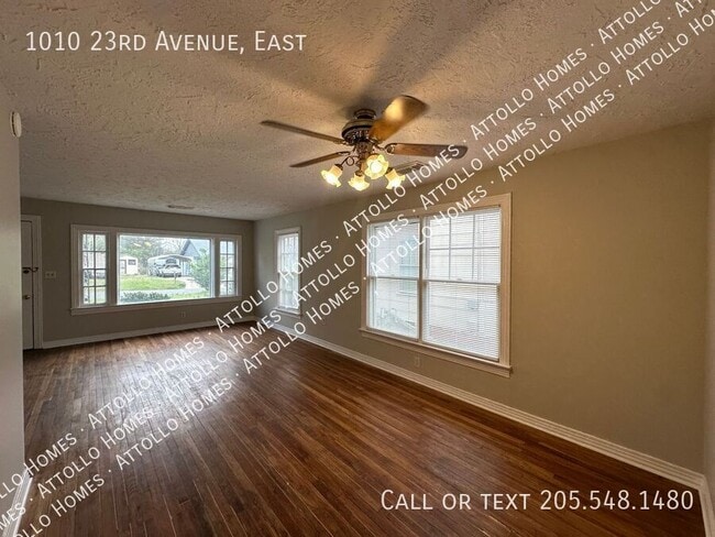 Photo - 1010 23rd Ave E