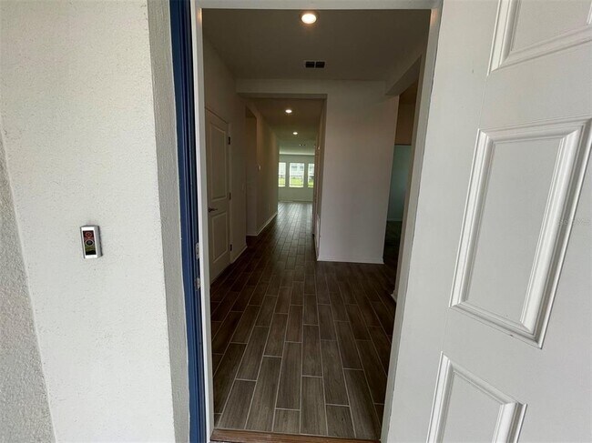 Photo - 660 Tanaro Ln