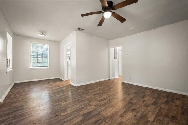 Photo - 1066 W 13th St