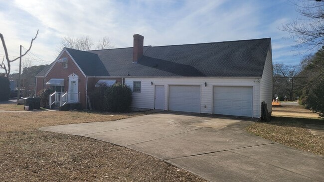 Building Photo - Charming ranch home in heart of Garner