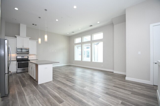 Photo - 5904 Gardendale Dr