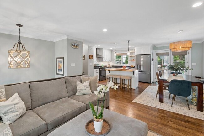 Photo - 4097 Longview Dr