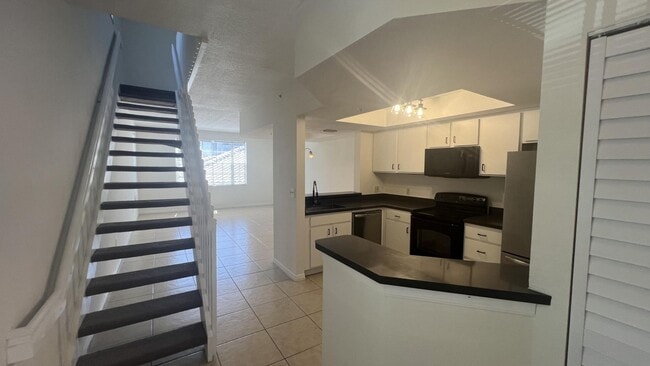 Photo - 735 SW 148th Ave Unidad 17