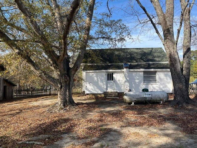 Photo - 2124 Old Milburnie Rd