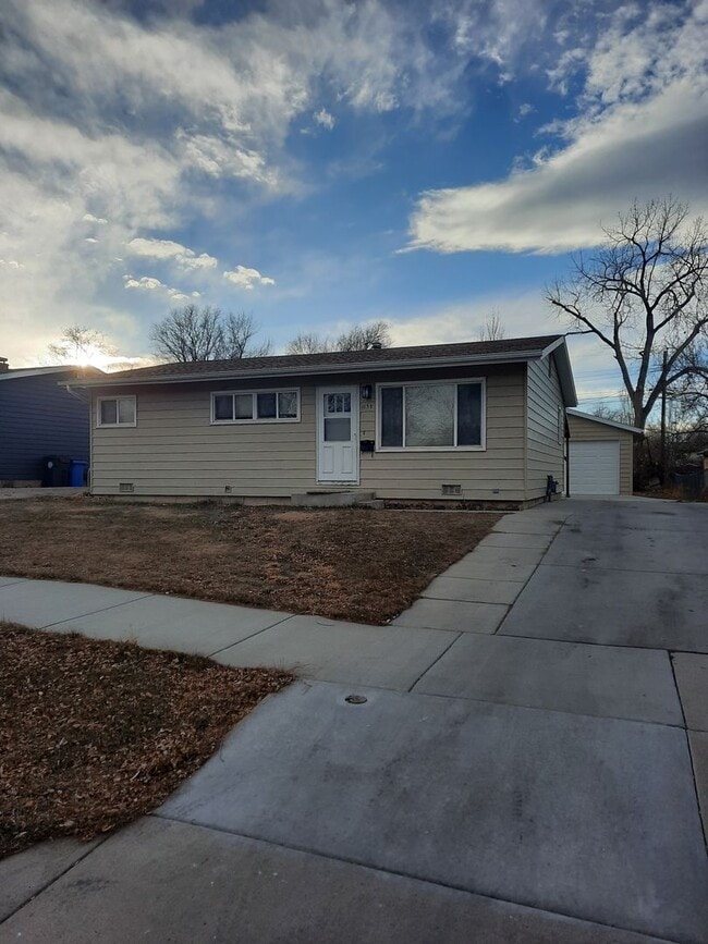 3 BEDROOM | 1 BATH | RANCH STYLE HOME | SOUTH - 3 BEDROOM | 1 BATH | RANCH STYLE HOME | SOUTH