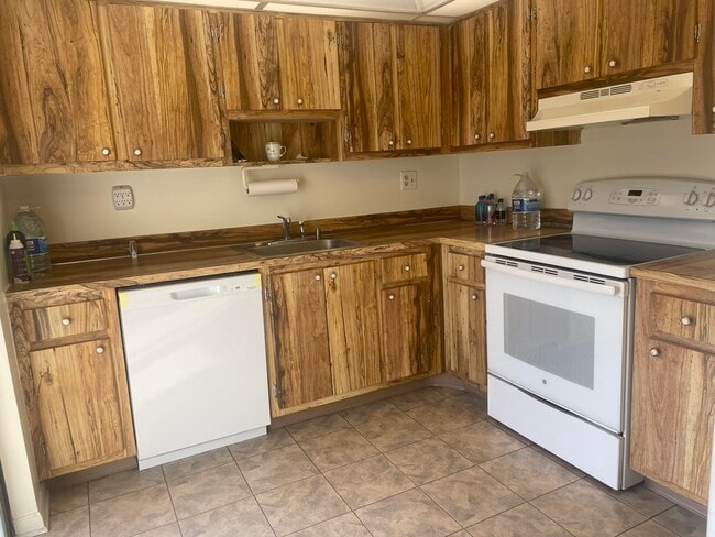 Photo - 83 Capri B Unit B