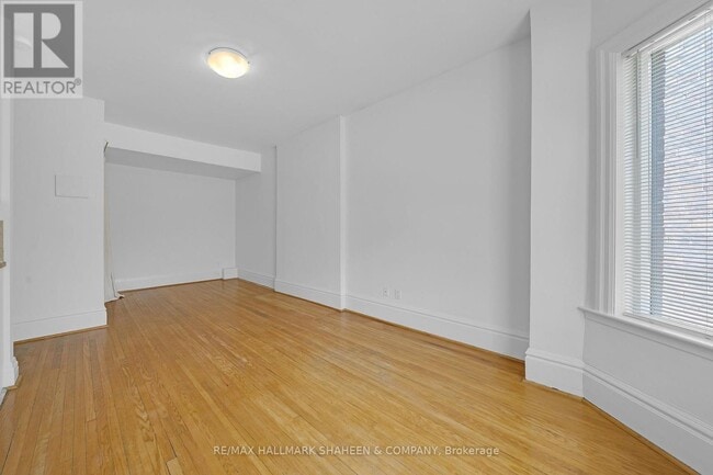 Photo - 16 Foxbar Rd Unit 2