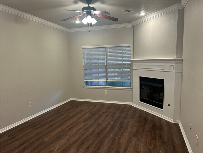 Photo - 2670 N Valencia Ave Unit 3