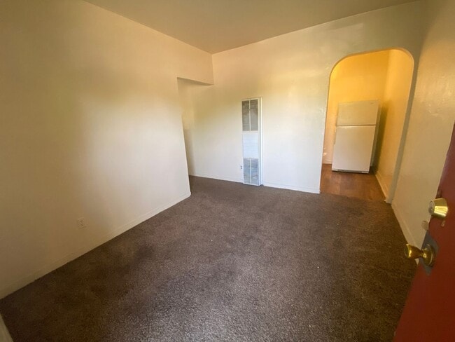 Building Photo - FIRST MONTH FREE! - Cozy 1 Bedroom All Uti... Unit 1617 - G Rental