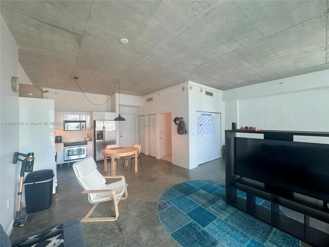 Photo - 133 NE 2nd Ave Unidad 1605
