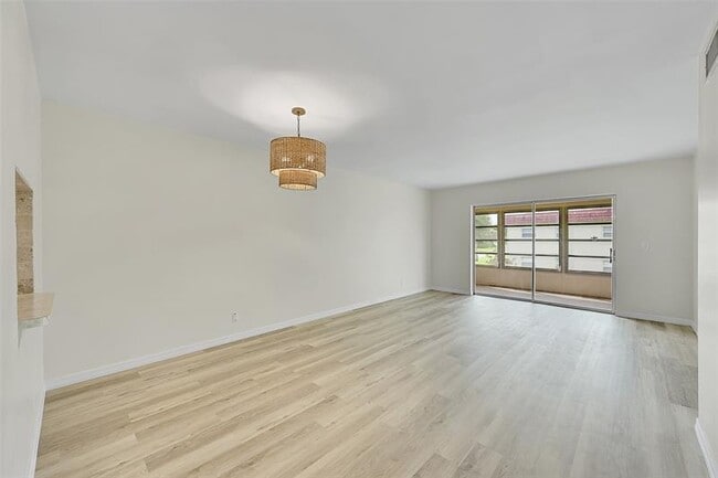 Photo - 23 Abbey Ln Unit 202