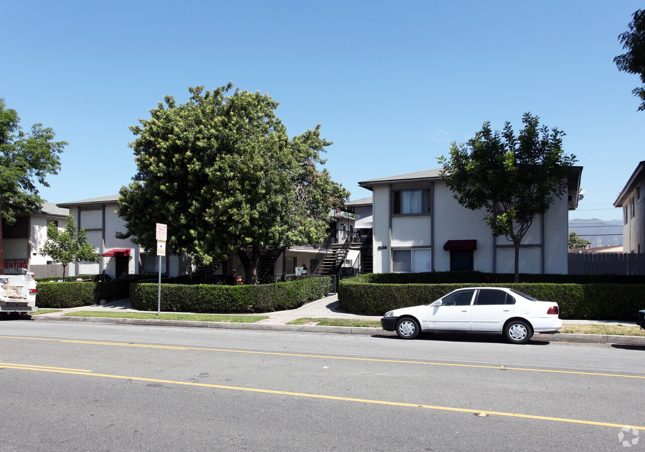 Photo - Olive Street Apartments
