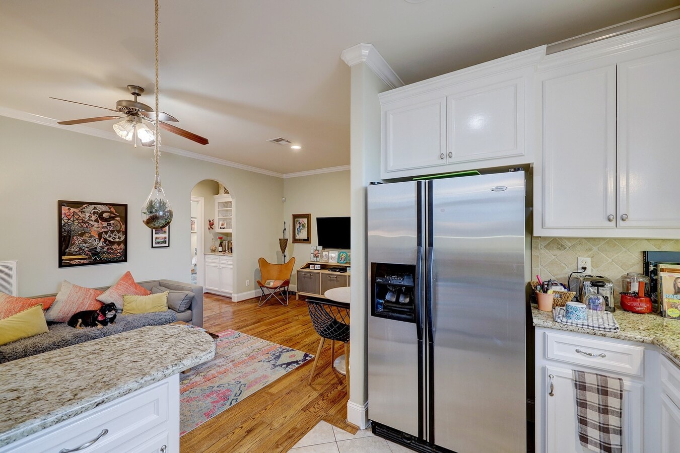 Photo - 319 W 10th St