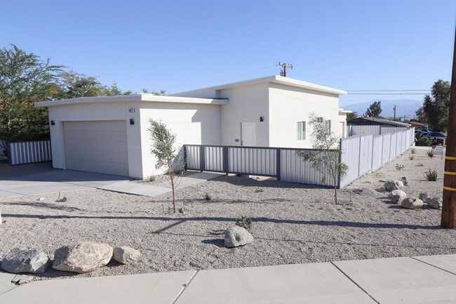 Photo - 3 Bedroom, 2 Bath available now! Newer con...