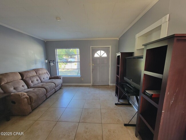 Photo - 1405 W 13th St