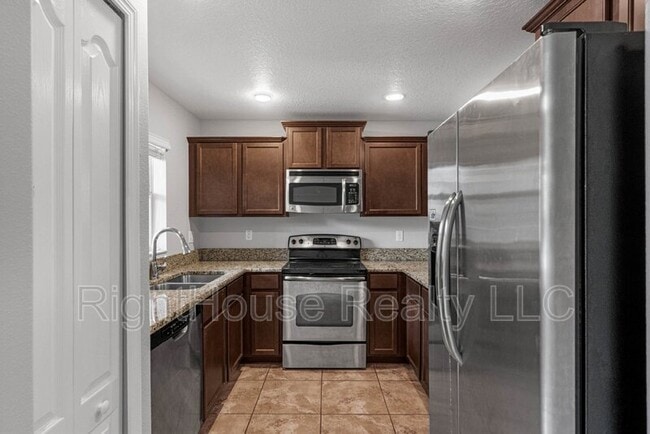 Photo - 260 Carina Cir