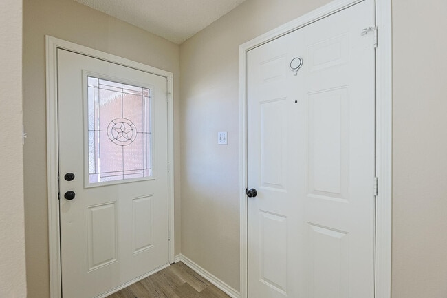 Photo - 9708 Aberdeen Ave