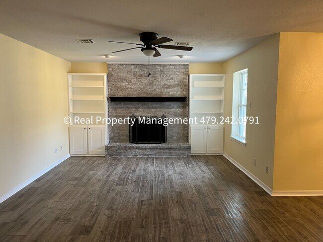 Photo - 3200 S 56th St