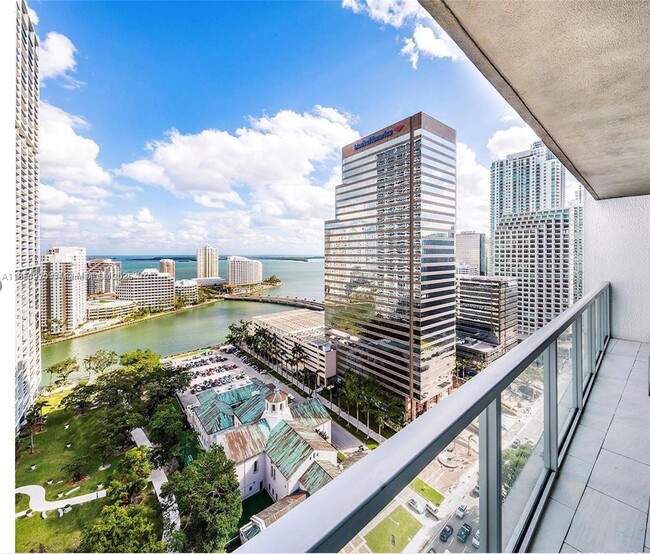 Building Photo - 500 Brickell Ave Unit 3000 Rental