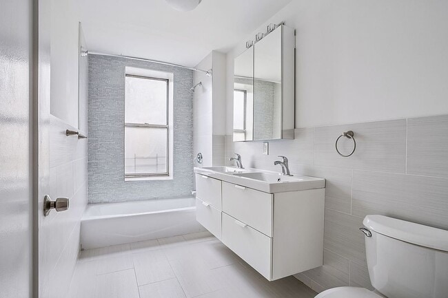 Photo - 811 Walton Ave