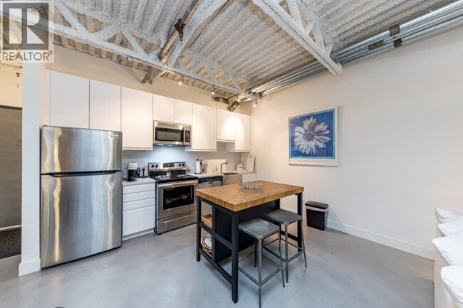 Photo - 350 E 2nd Ave Unité 230