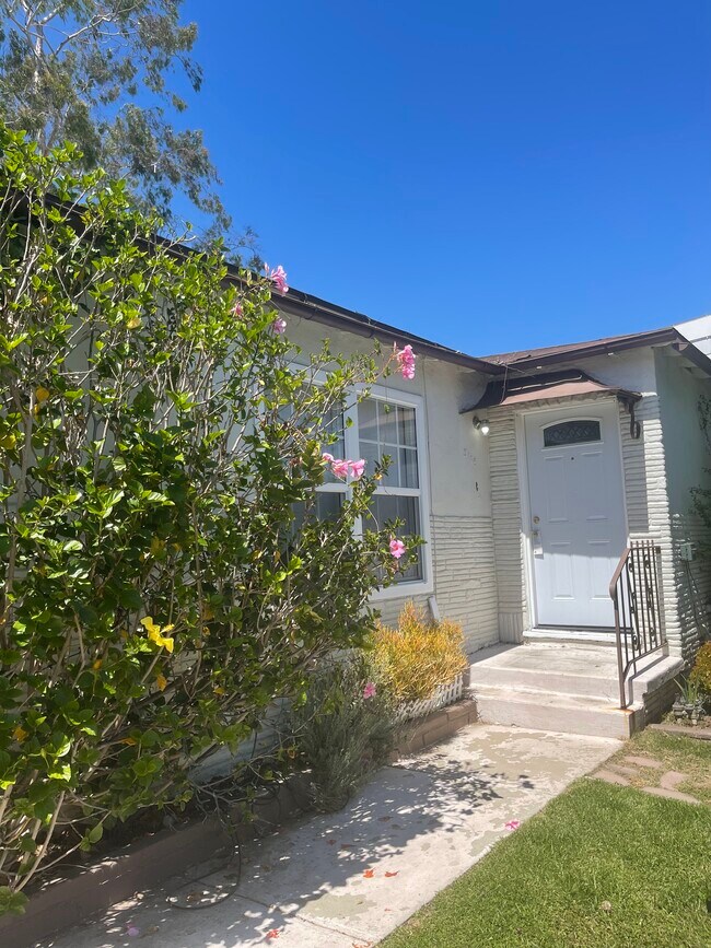 Photo - 3115 Urban Ave