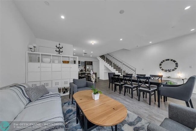 Photo - 1045 NE 18th Ave