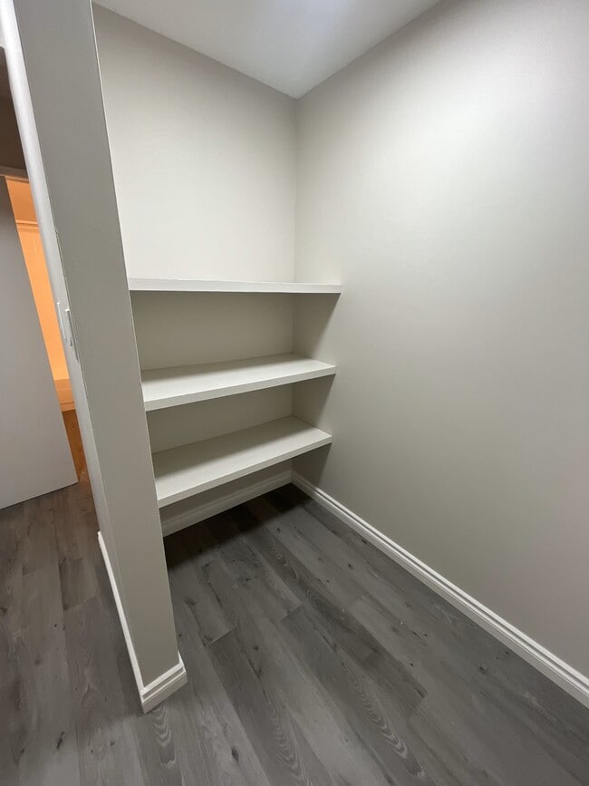 Photo - 12955-12101 101 St NW Unité 2