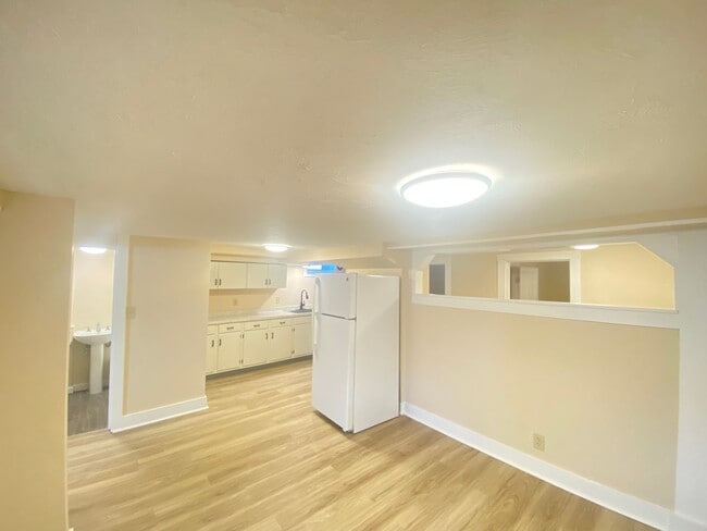 Photo - 16 Linwood St Unit A