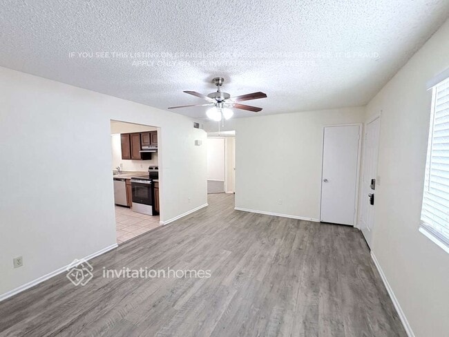Photo - 208 N 100th Pl