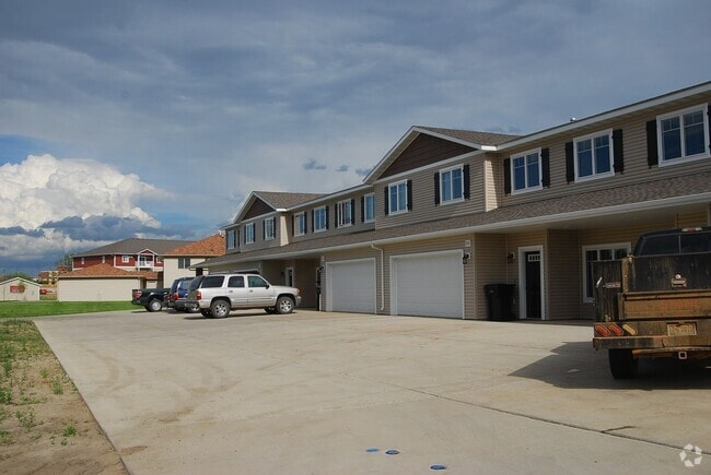 Building Photo - Nice 3 bed, 2.5 bath townhome