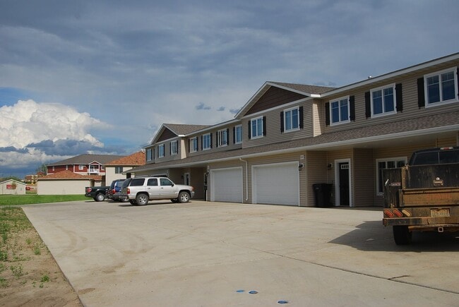 Building Photo - Nice 3 bed, 2.5 bath townhome