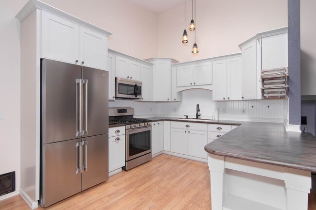 Updated 3 Bed 2 Bath Home With Brand New 2... - Updated 3 Bed 2 Bath Home With Brand New 2...