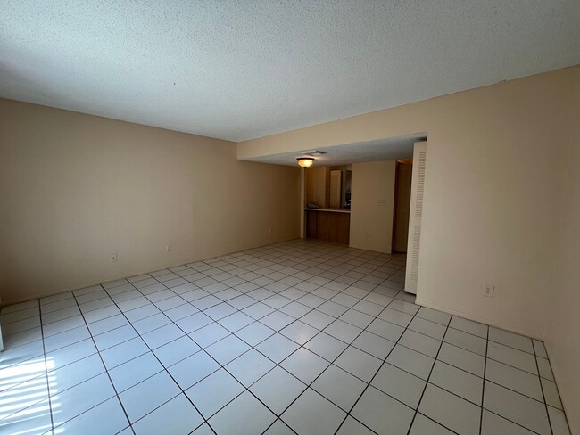 Photo - 12114 Napiers Cir Unit 12116
