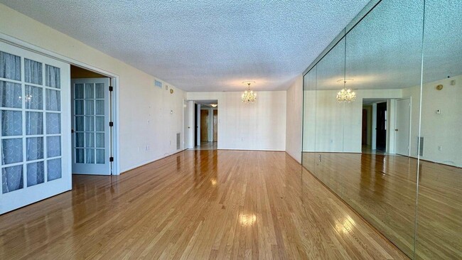 Photo - 3100 NE 48th St Unidad 908