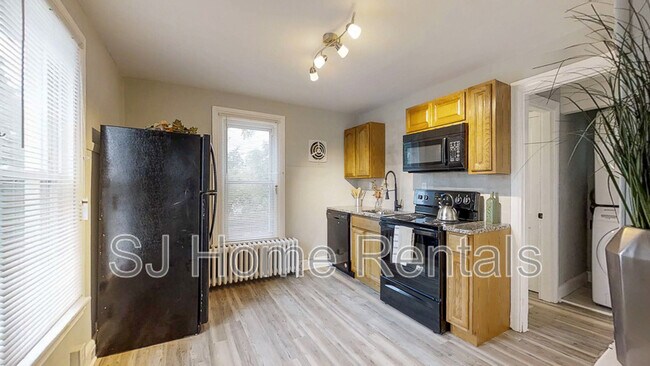 Photo - 702 Parry Ave Condo