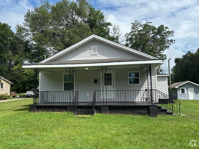 Building Photo - Fully renovated 3 bedroom 2 bathroom house...