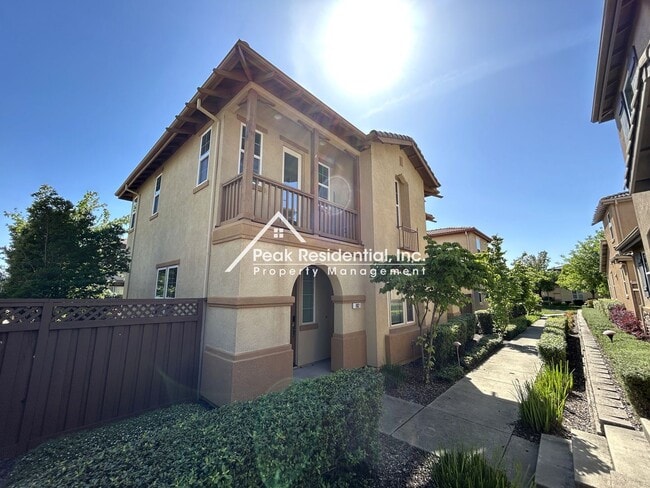 Photo - Beautiful 4bd/2.5ba Folsom Home with 2 Car Garage!