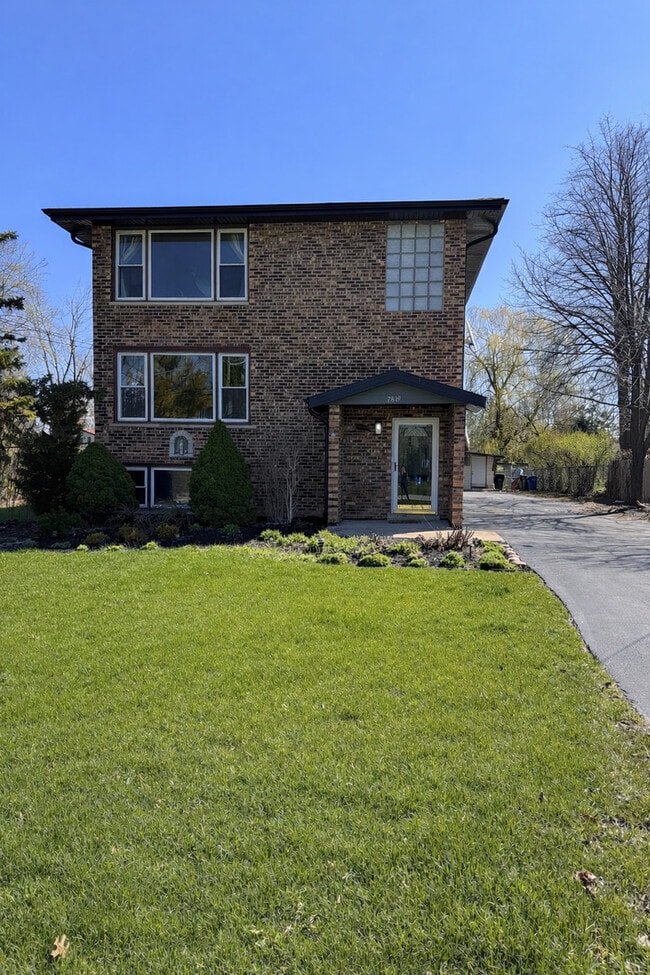 Building Photo - 7819 Garden Ln Unit 1