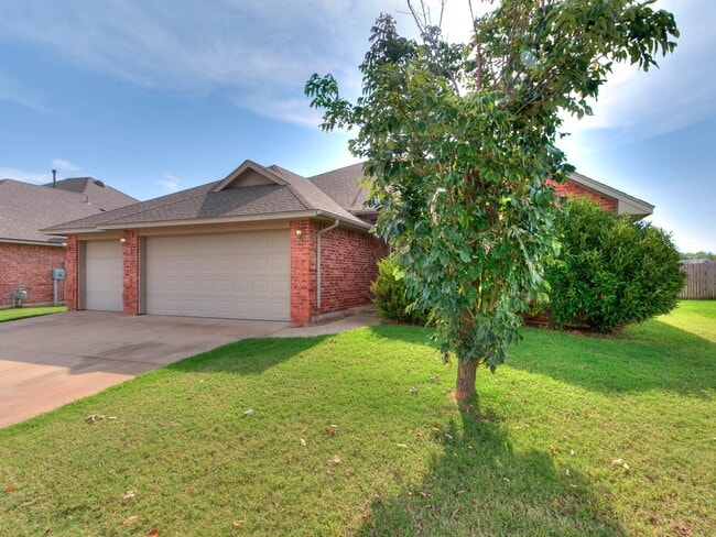 Photo - 2724 Busheywood Dr