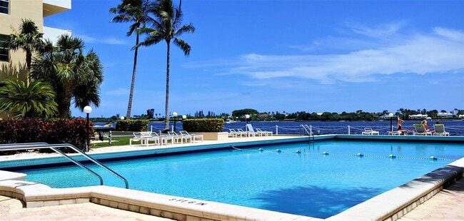 Building Photo - 2800 N Flagler Dr Unit 401