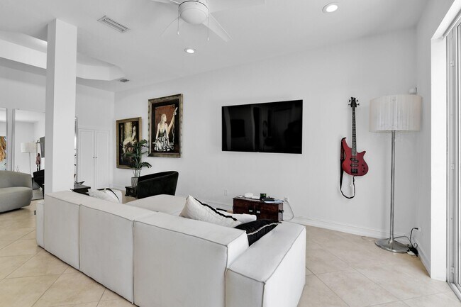 Photo - 4020 Murano Bay Dr