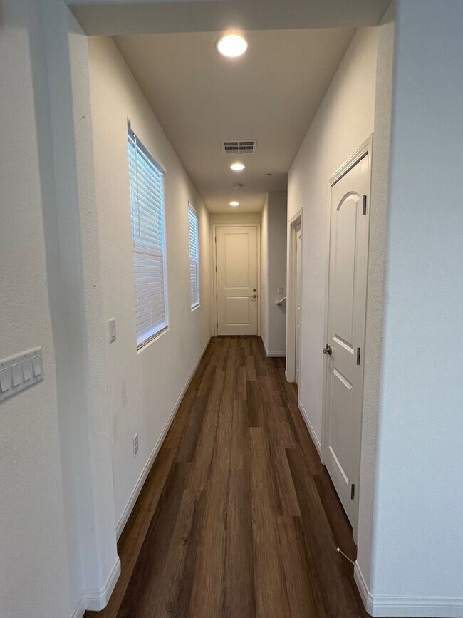 Photo - 311 Andamento Pl