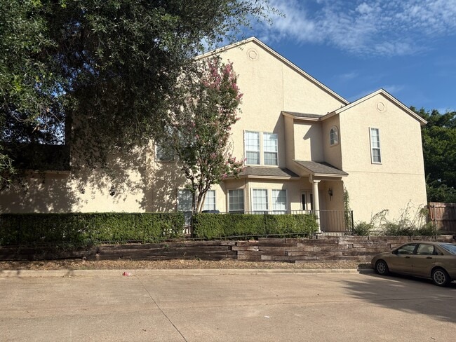 Building Photo - 7 Country Club Pl Rental