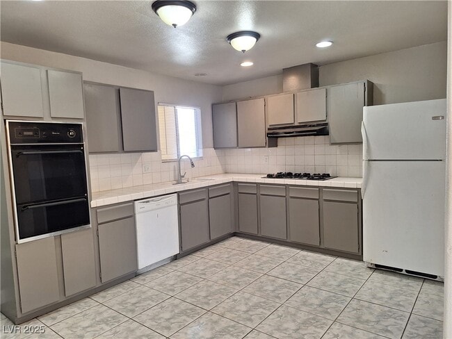 Building Photo - 4311 E El Esteban Way Rental